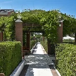Resort Db Le Del Lido 4*