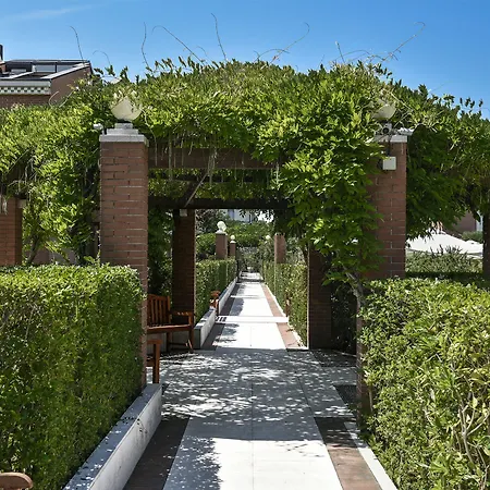 Resort Db Le Del Lido 4*